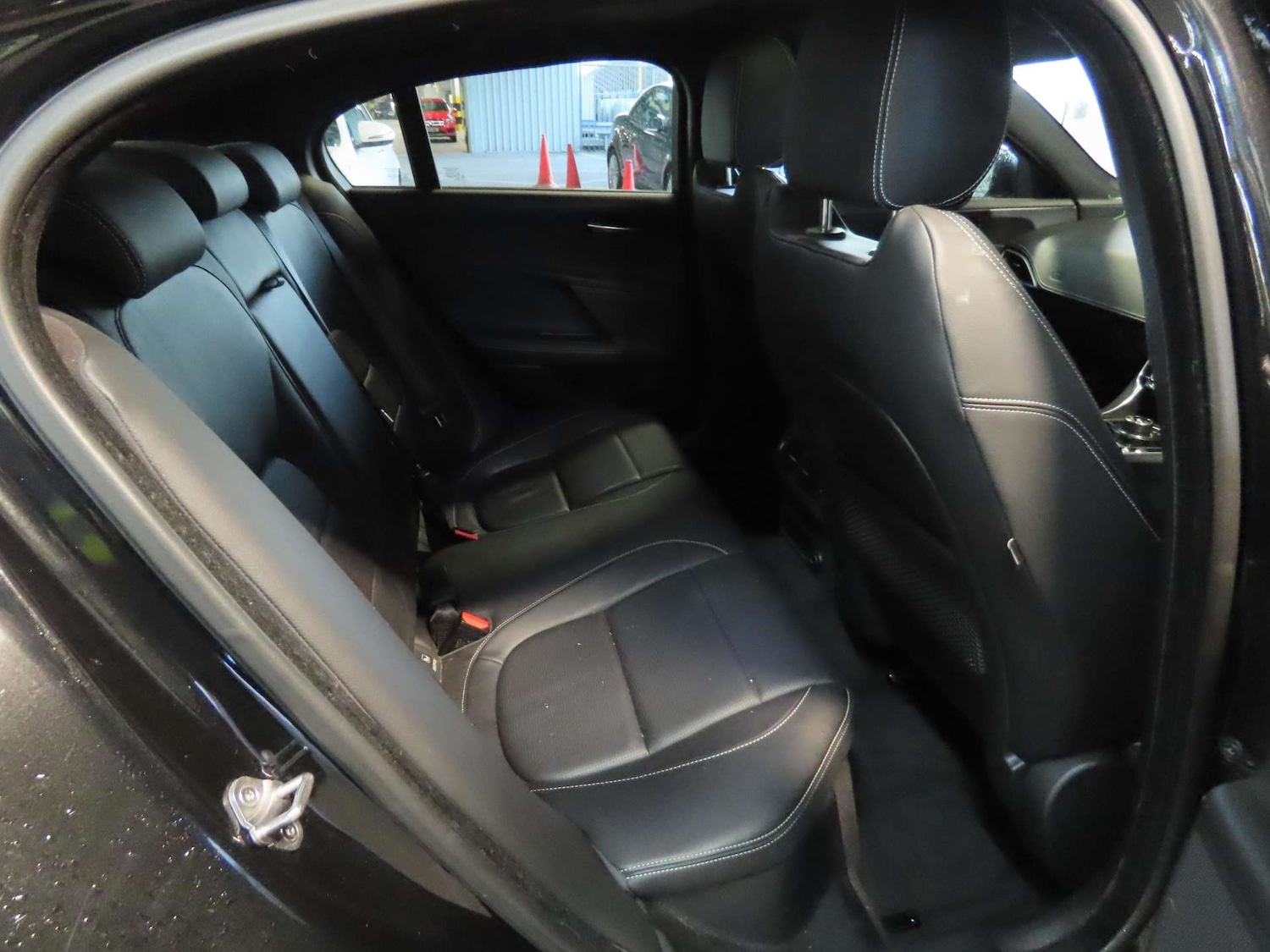 Used Jaguar XE 2017 for sale - 76539489: Photo 8