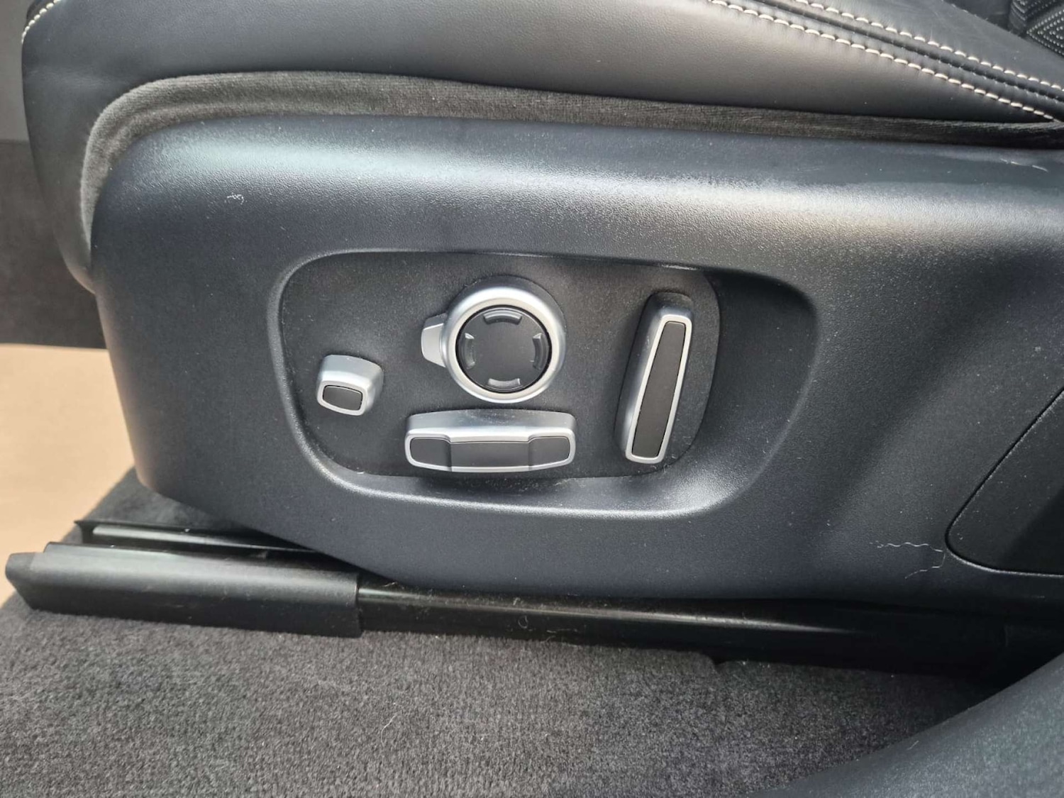 Used Land Rover Range Rover Velar 2020 for sale - 76606063: Photo 46