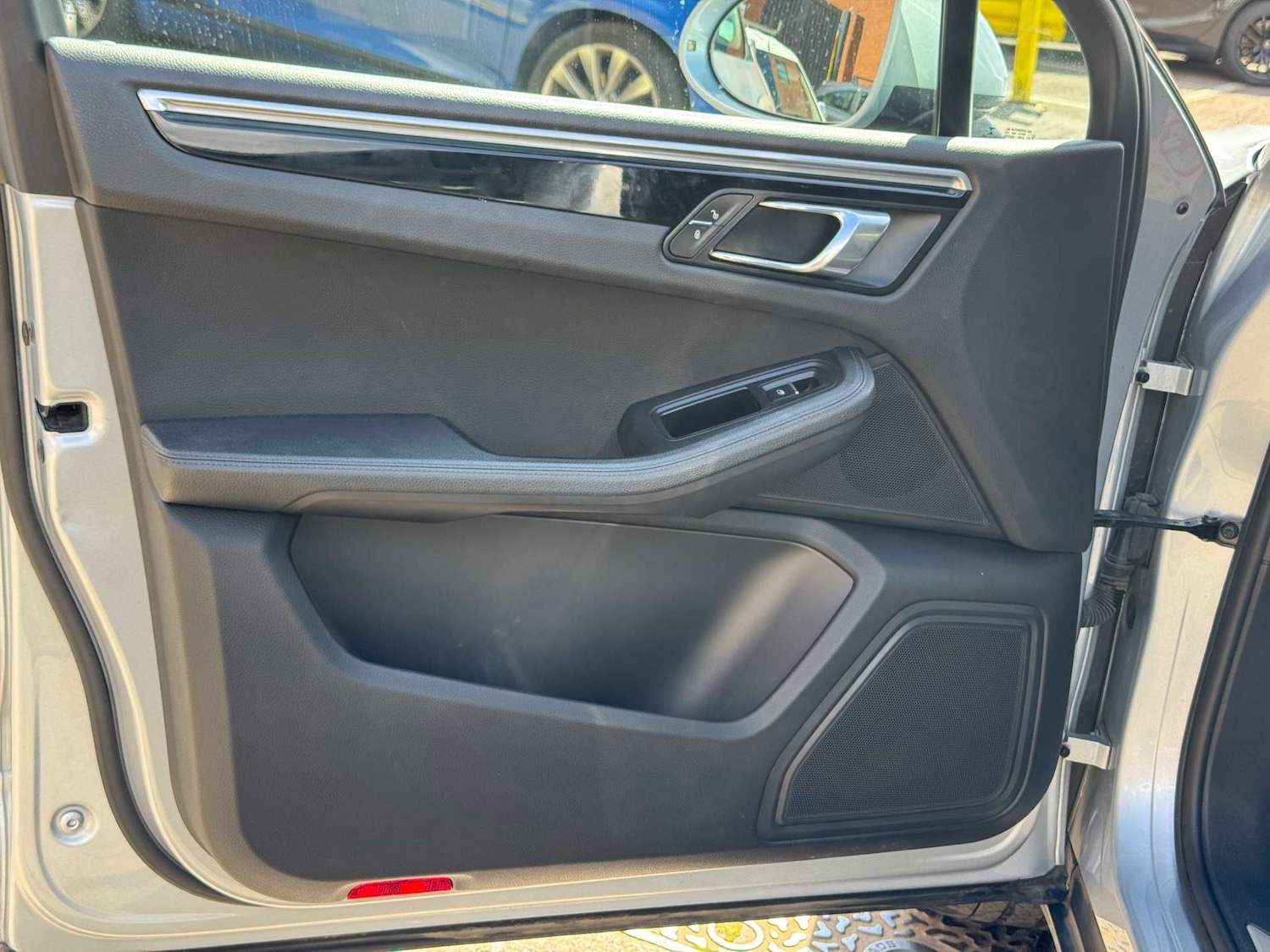 Used Porsche Macan 2017 for sale - 76363773: Photo 51