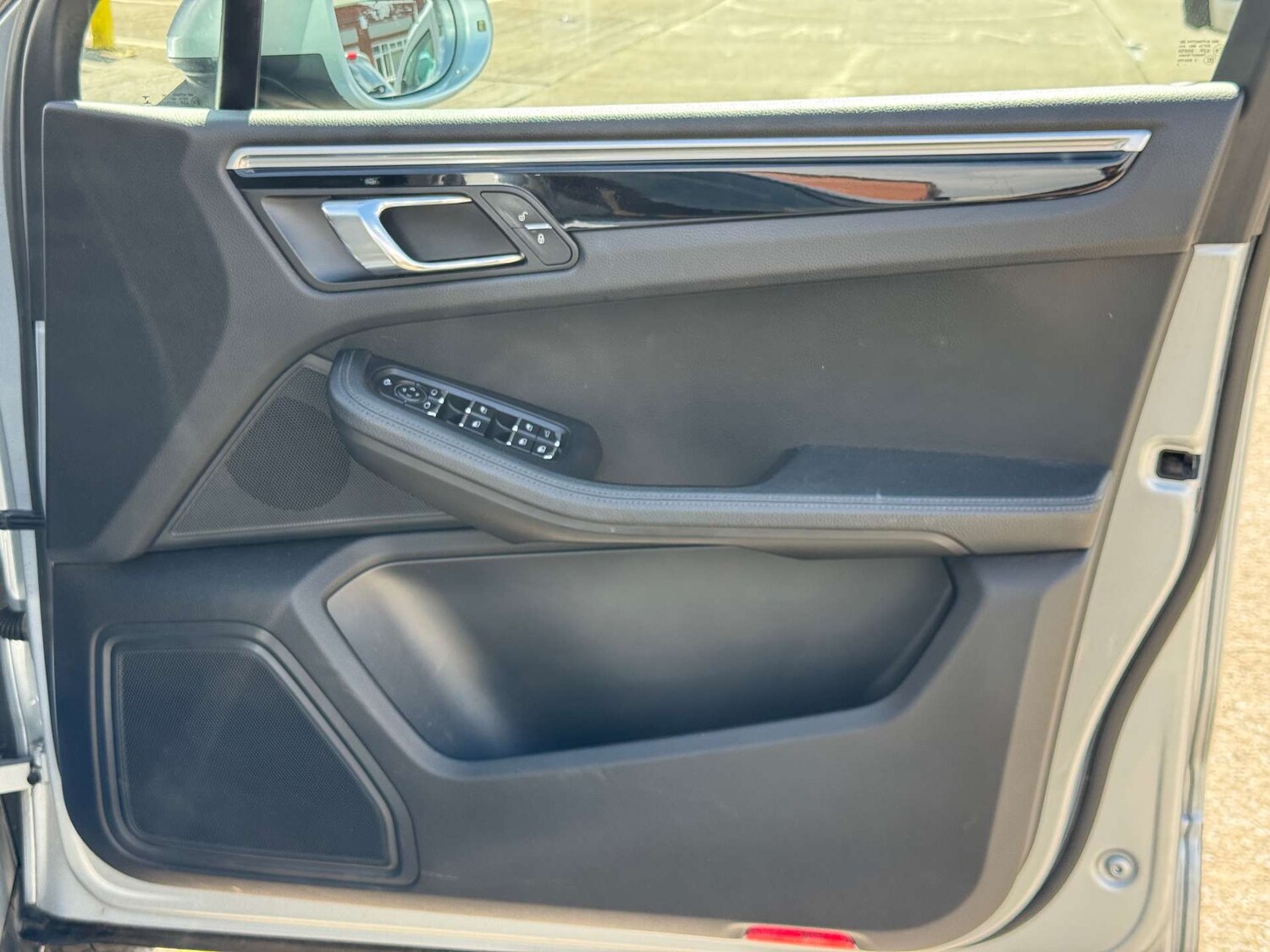 Used Porsche Macan 2017 for sale - 76363773: Photo 52