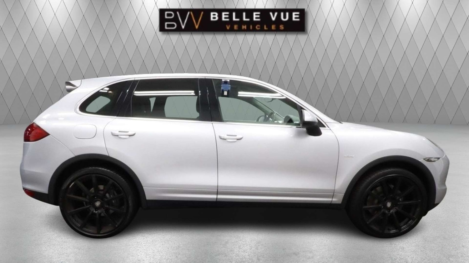 Used Porsche Cayenne 2013 for sale - 76703570: Photo 2