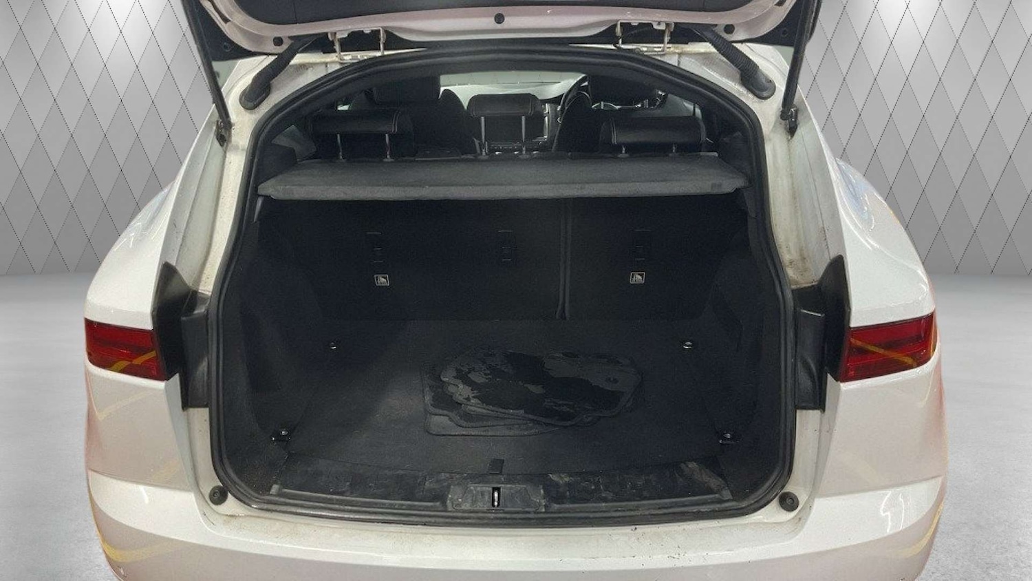 Used Jaguar E-Pace 2018 for sale - 77167227: Photo 16