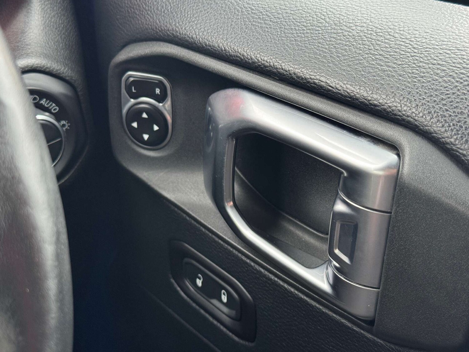 Used Jeep Wrangler 2019 for sale - 76475102: Photo 35