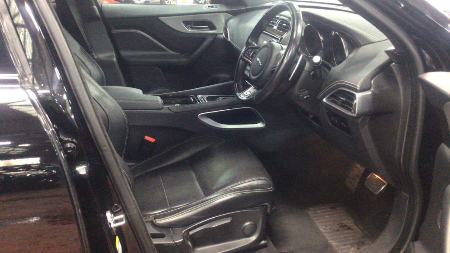 Used Jaguar F-Pace 2019 for sale - 76927419: Photo 10