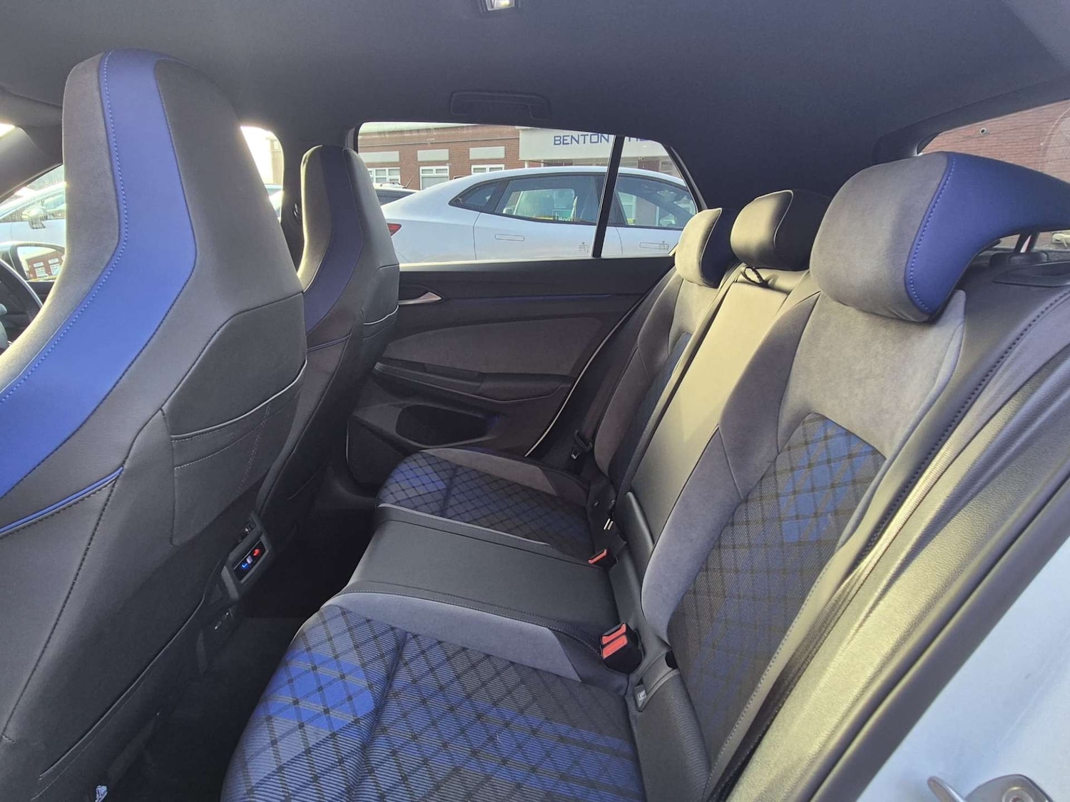 Used Volkswagen Golf 2023 for sale - 76536938: Photo 32