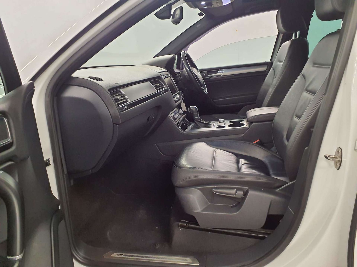 Used Volkswagen Touareg 2016 for sale - 76350461: Photo 10