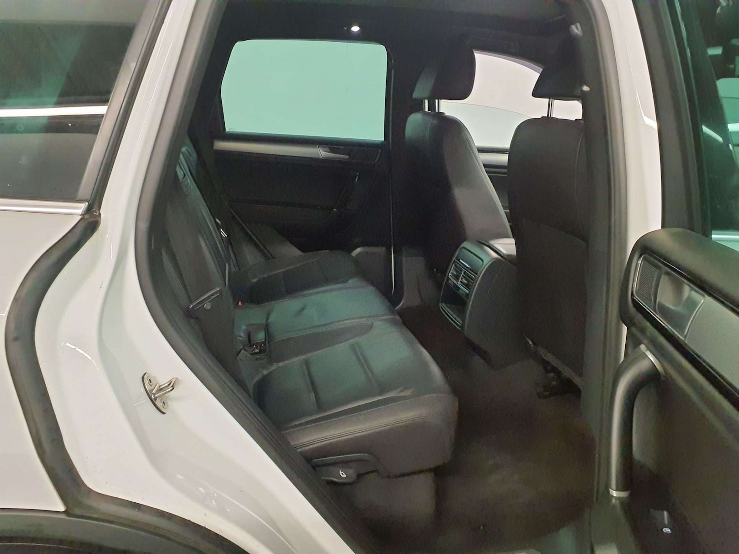 Used Volkswagen Touareg 2016 for sale - 76350461: Photo 8