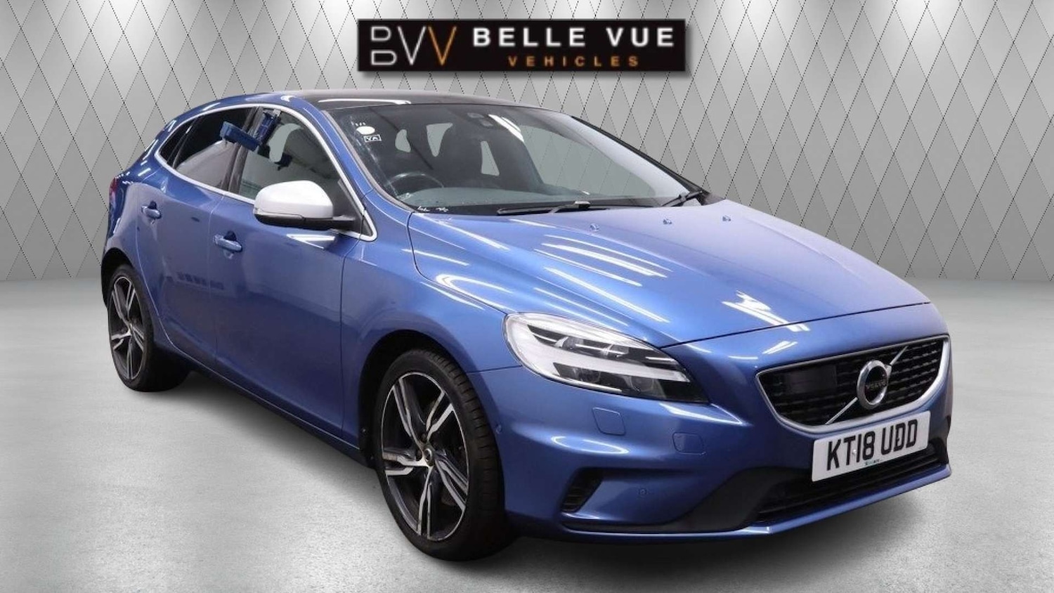 Used Volvo V40 2018 for sale - 77167225: Photo 1