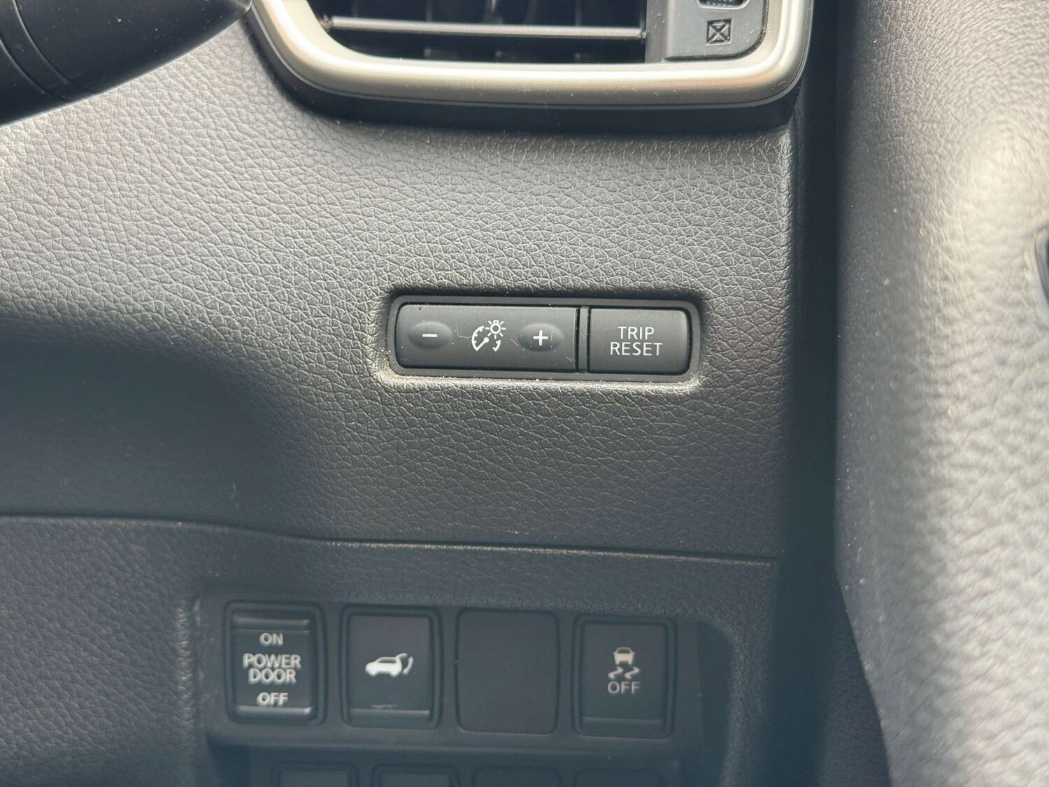 Used Nissan X-Trail 2016 for sale - 76600928: Photo 31