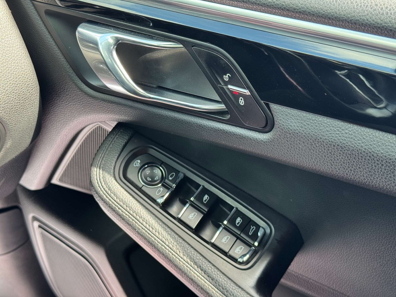 Used Porsche Macan 2017 for sale - 76600848: Photo 32