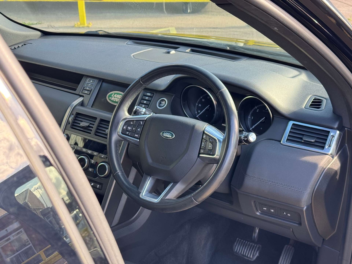 Used Land Rover Discovery Sport 2019 for sale - 76277427: Photo 11