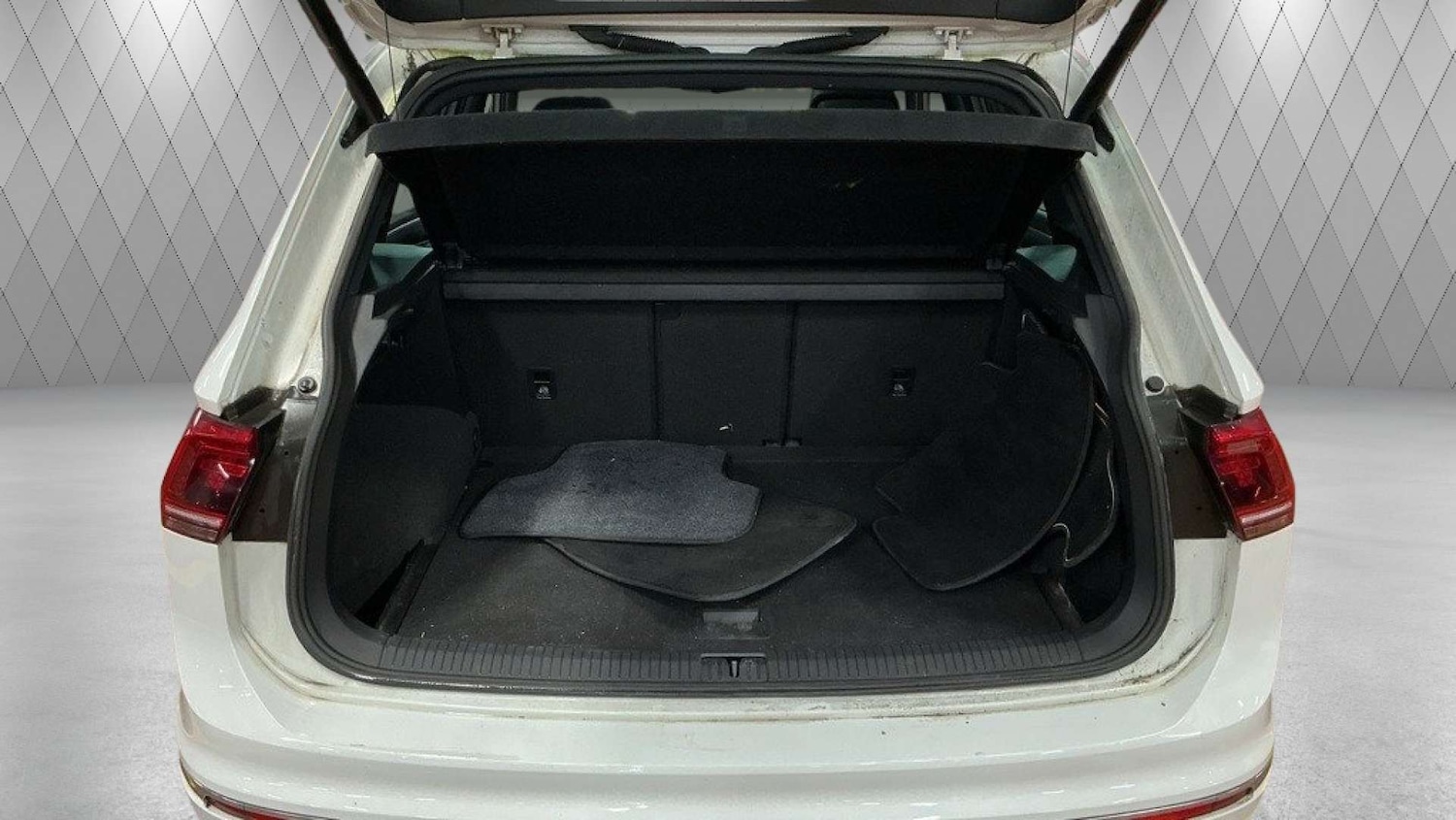 Used Volkswagen Tiguan 2019 for sale - 76927418: Photo 16