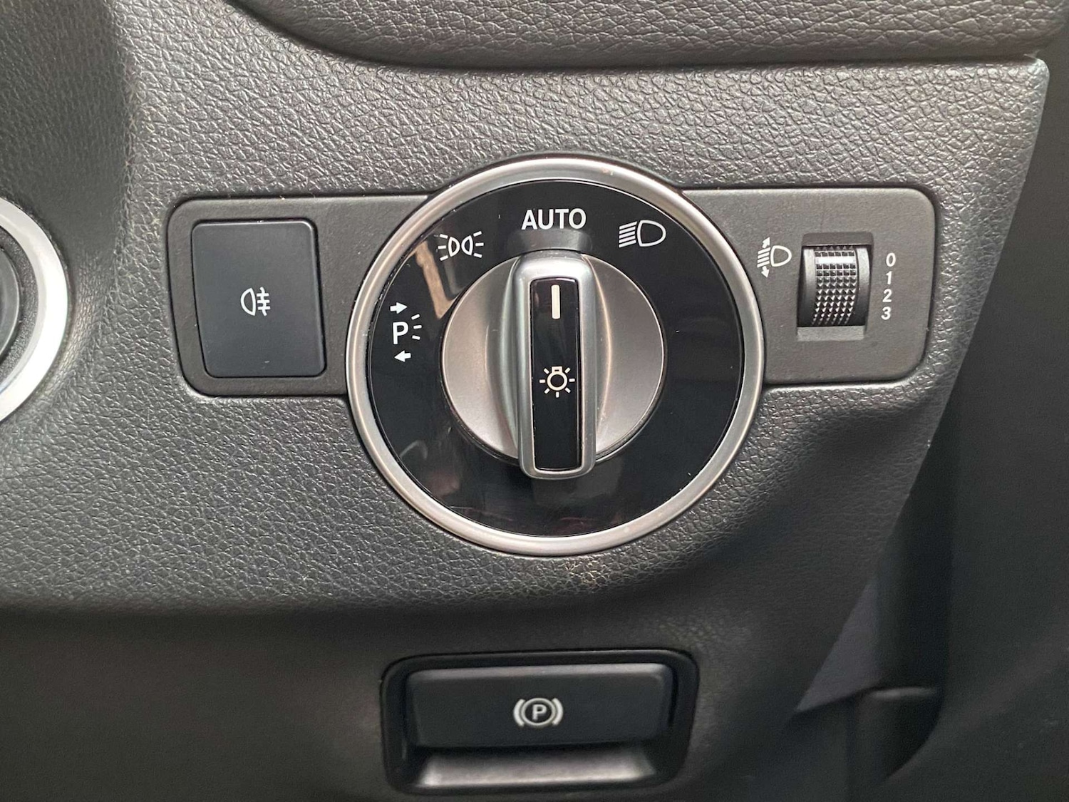 Used Mercedes-Benz GLA 2016 for sale - 76606058: Photo 24