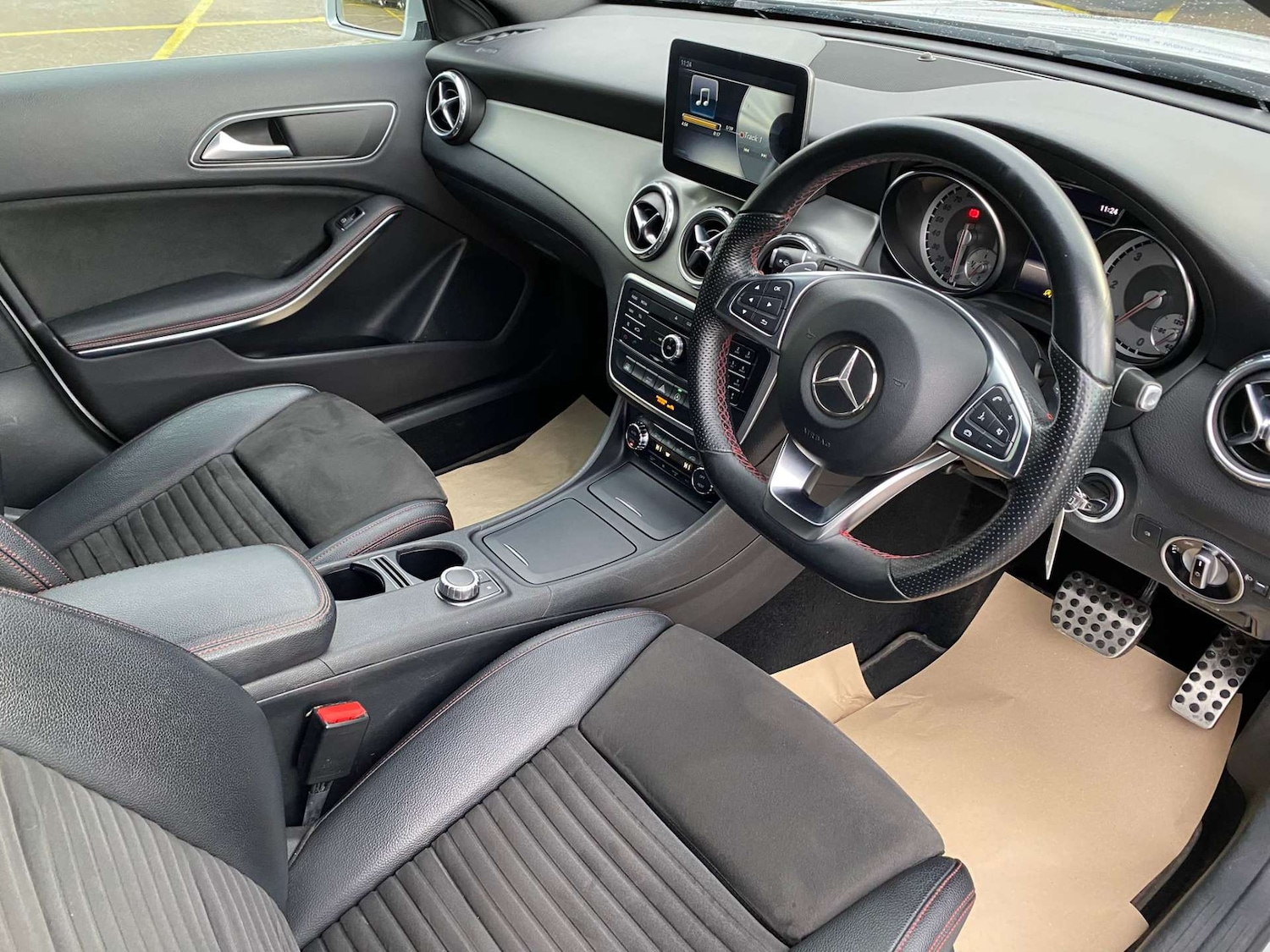 Used Mercedes-Benz GLA 2016 for sale - 76606058: Photo 26