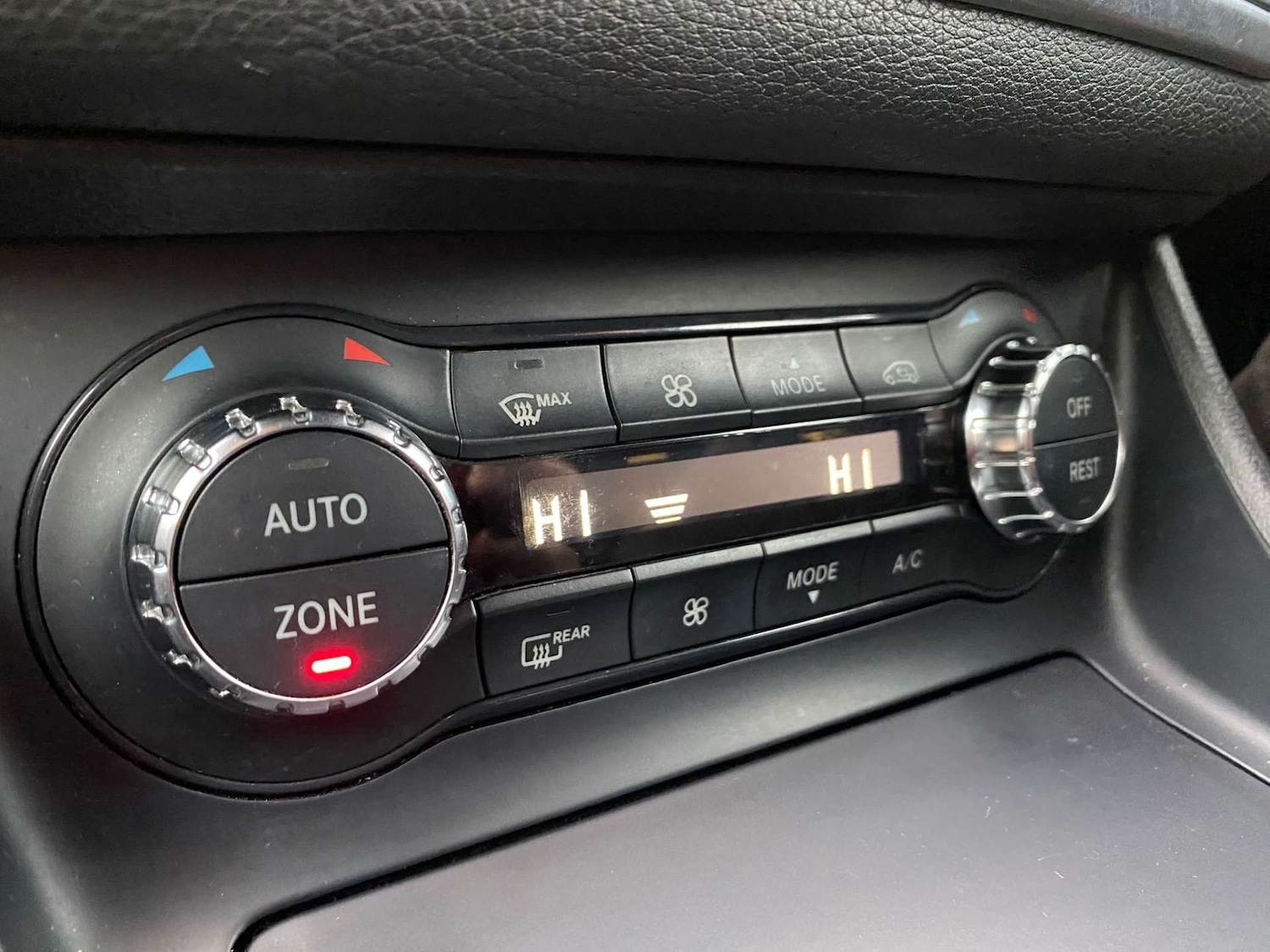 Used Mercedes-Benz GLA 2016 for sale - 76606058: Photo 32