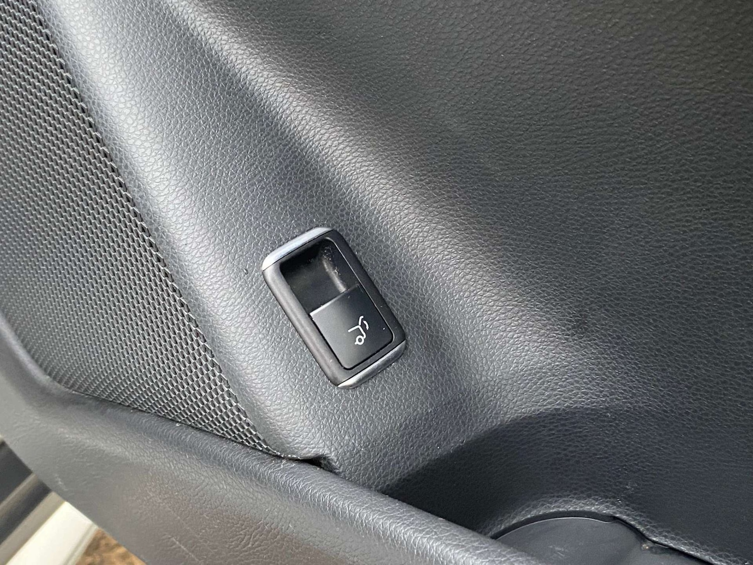 Used Mercedes-Benz GLA 2016 for sale - 76606058: Photo 51