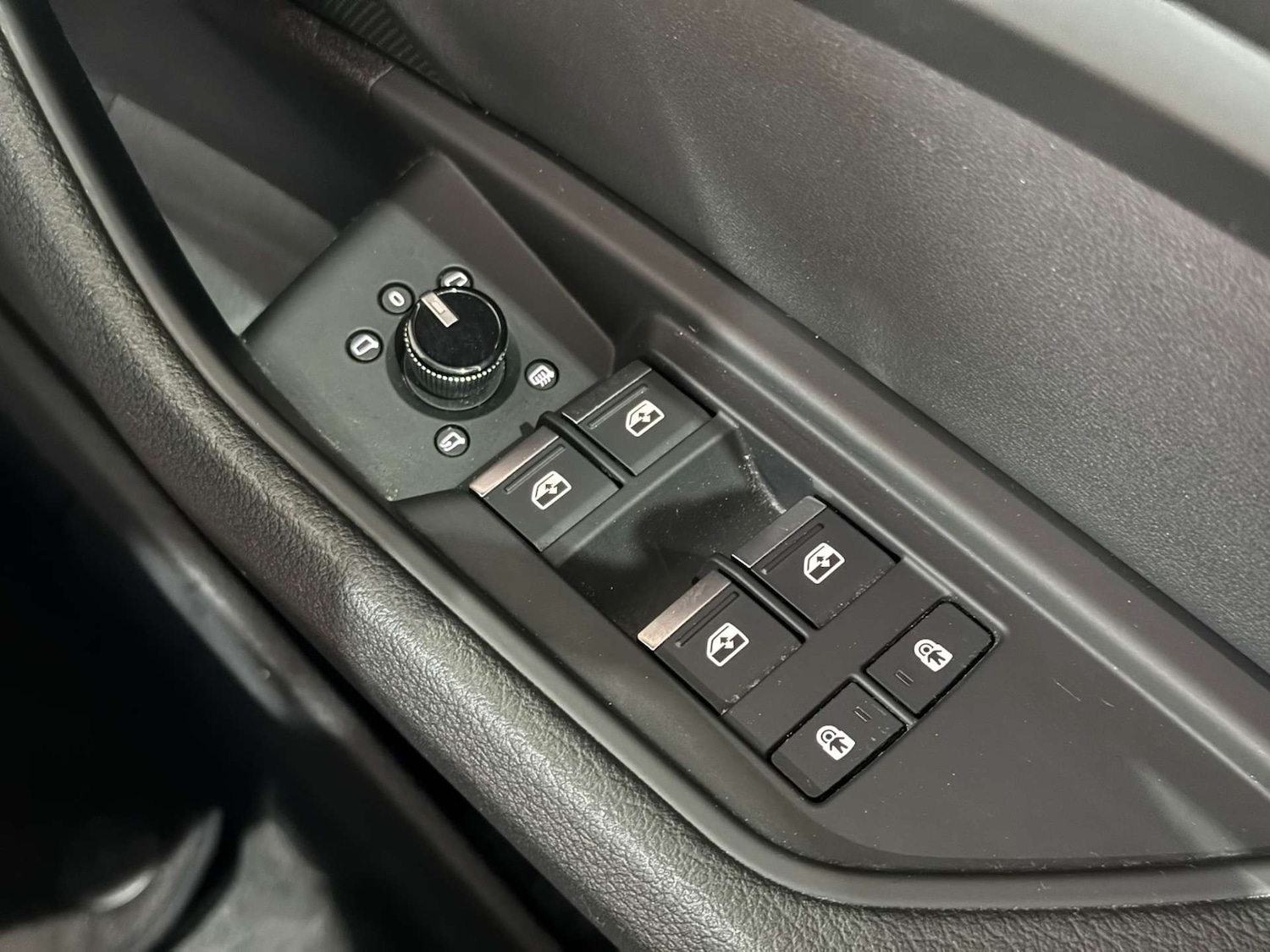 Used Audi e-tron 2020 for sale - 76363790: Photo 35