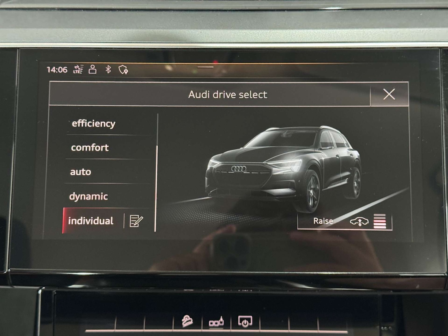 Used Audi e-tron 2020 for sale - 76363790: Photo 46