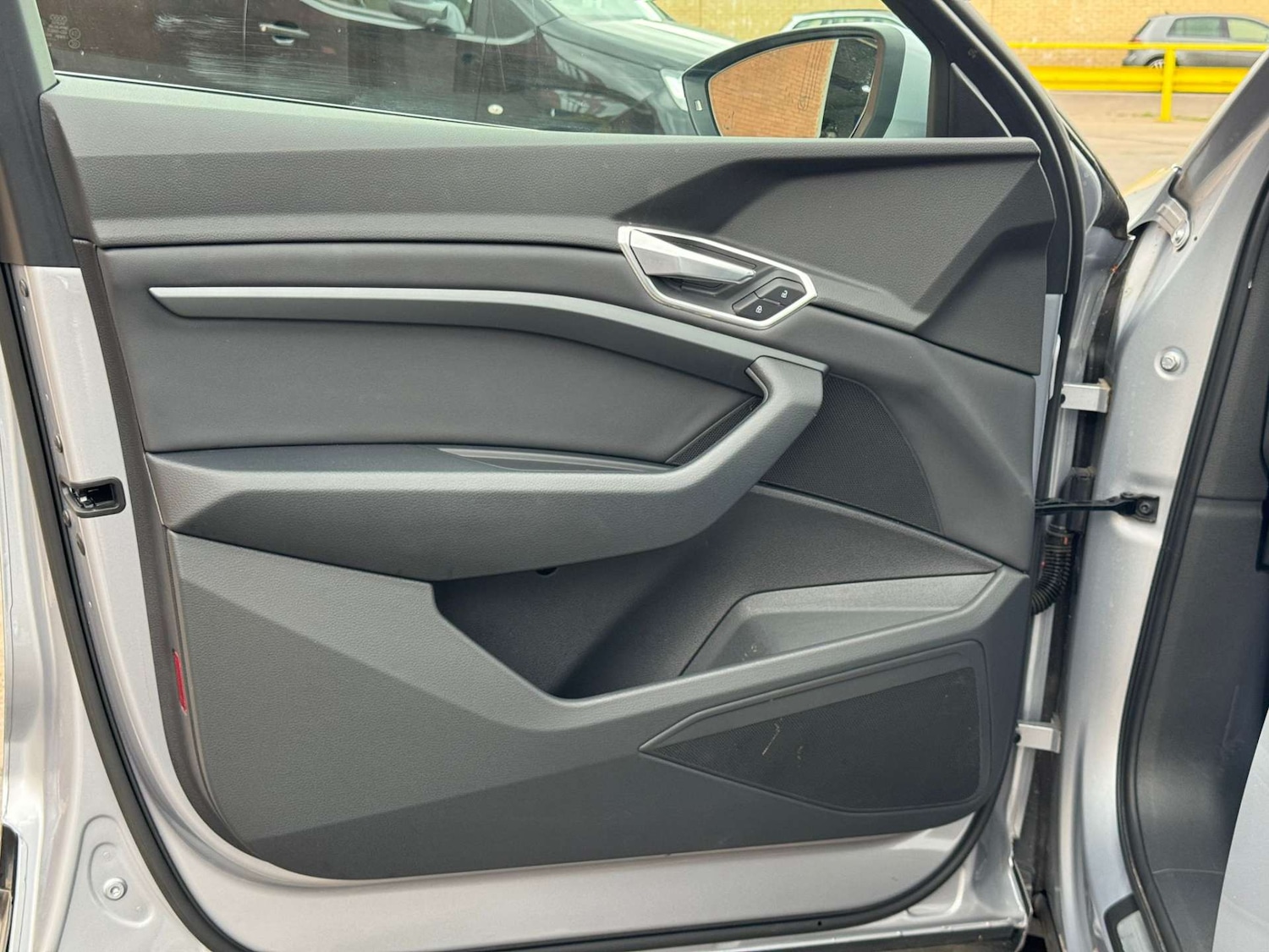 Used Audi e-tron 2020 for sale - 76363790: Photo 60