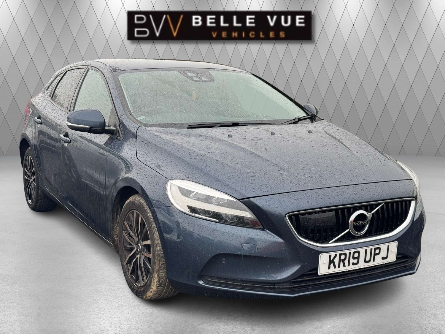 Used Volvo V40 2019 for sale - 76608988: Photo 1