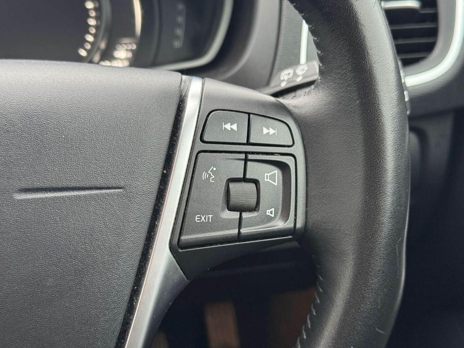 Used Volvo V40 2019 for sale - 76608988: Photo 12