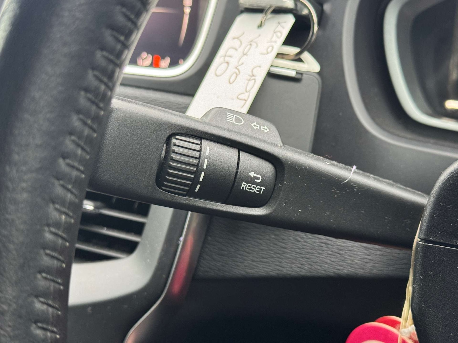 Used Volvo V40 2019 for sale - 76608988: Photo 13