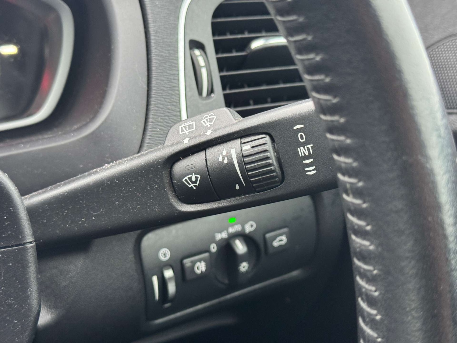 Used Volvo V40 2019 for sale - 76608988: Photo 14