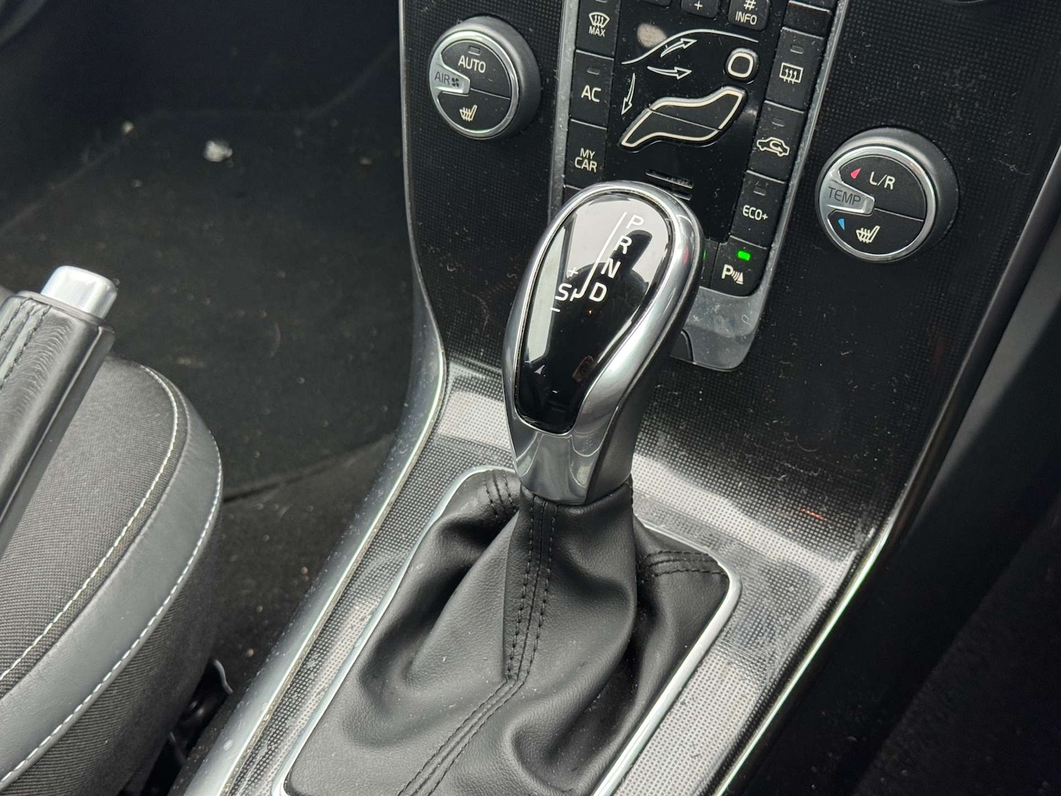 Used Volvo V40 2019 for sale - 76608988: Photo 19