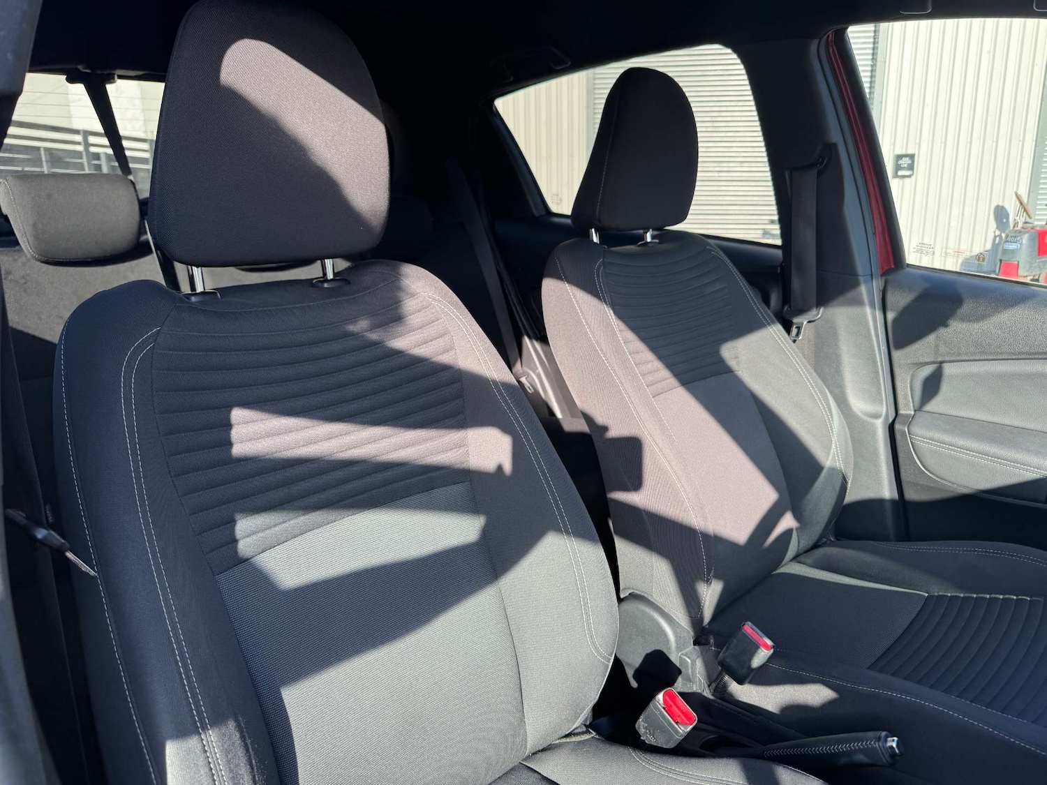 Used Toyota Yaris 2017 for sale - 76363662: Photo 12