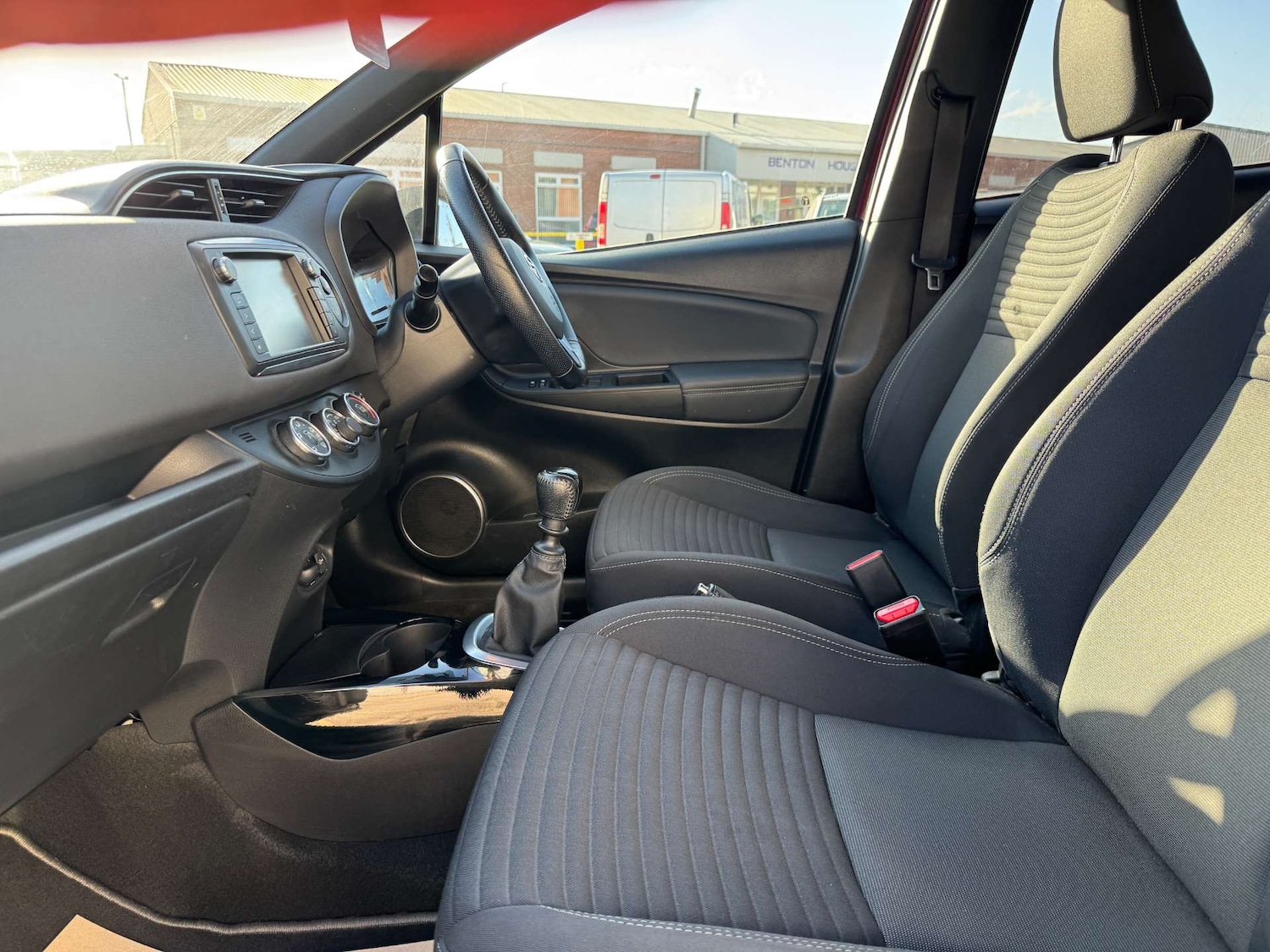 Used Toyota Yaris 2017 for sale - 76363662: Photo 13