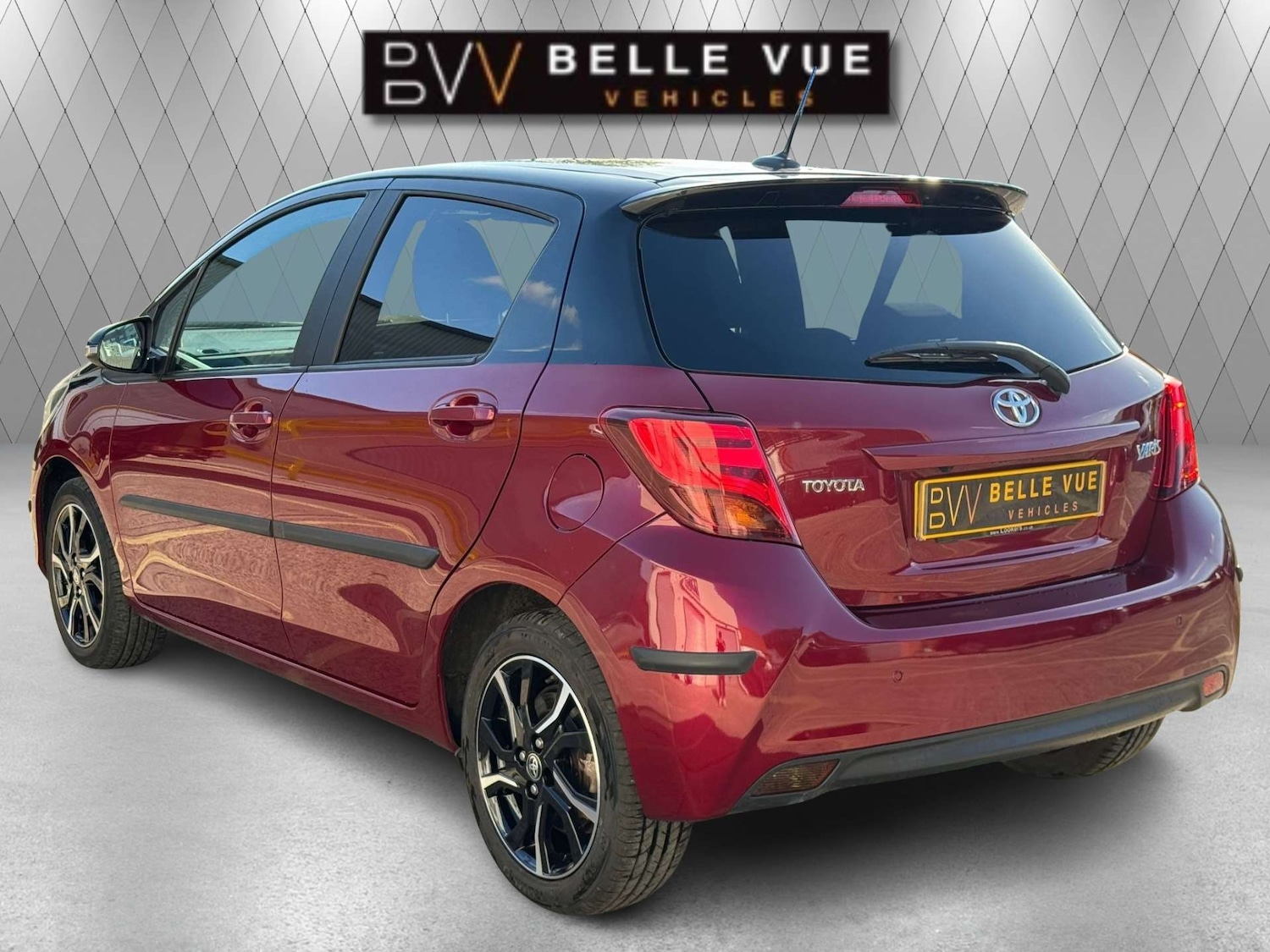 Used Toyota Yaris 2017 for sale - 76363662: Photo 5