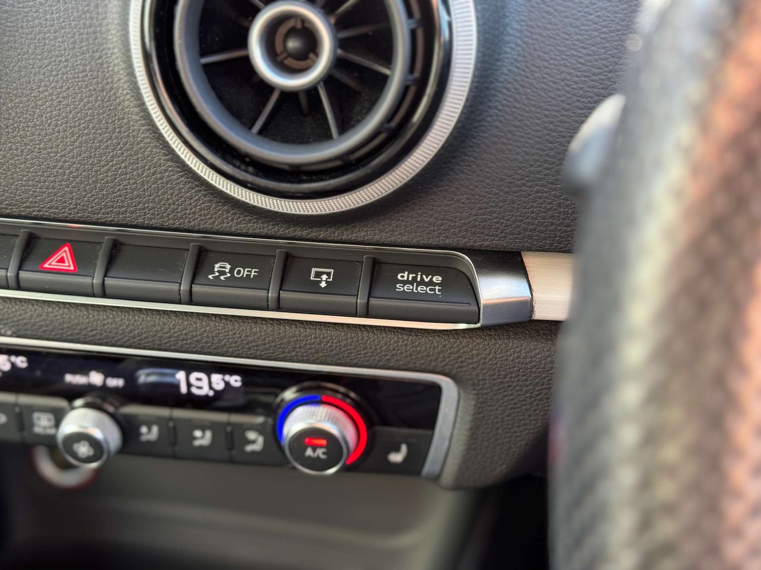 Used Audi A3 2014 for sale - 76363562: Photo 35