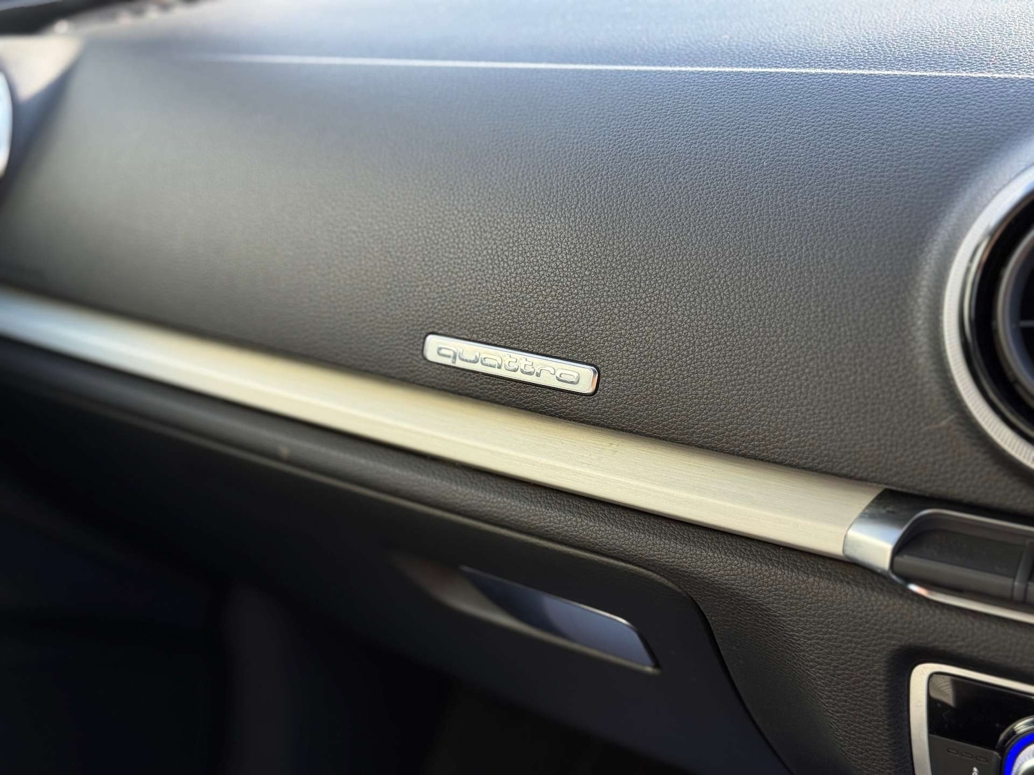 Used Audi A3 2014 for sale - 76363562: Photo 44