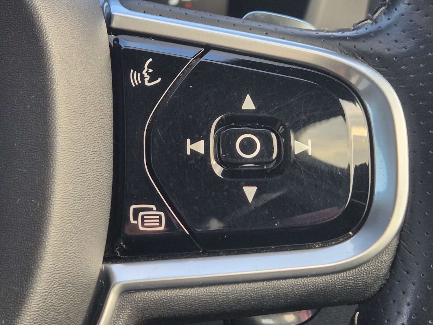 Used Volvo XC60 2018 for sale - 76563175: Photo 18