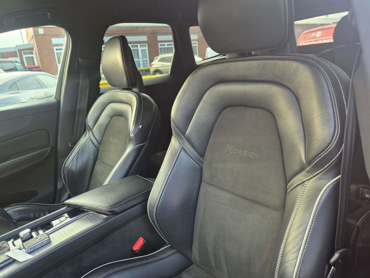 Used Volvo XC60 2018 for sale - 76563175: Photo 31