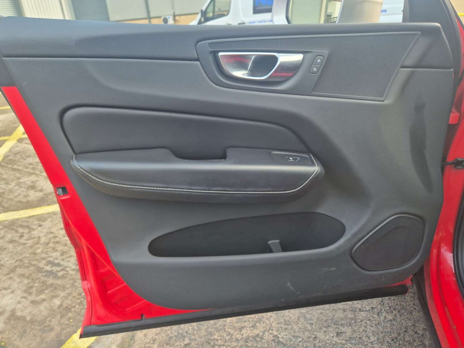 Used Volvo XC60 2018 for sale - 76563175: Photo 35