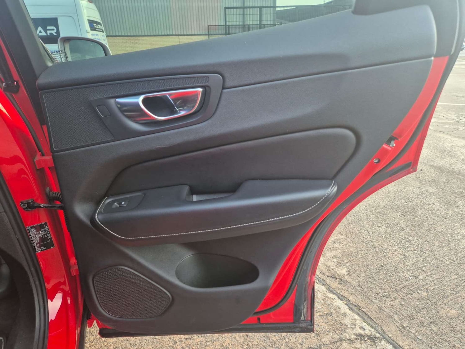 Used Volvo XC60 2018 for sale - 76563175: Photo 36