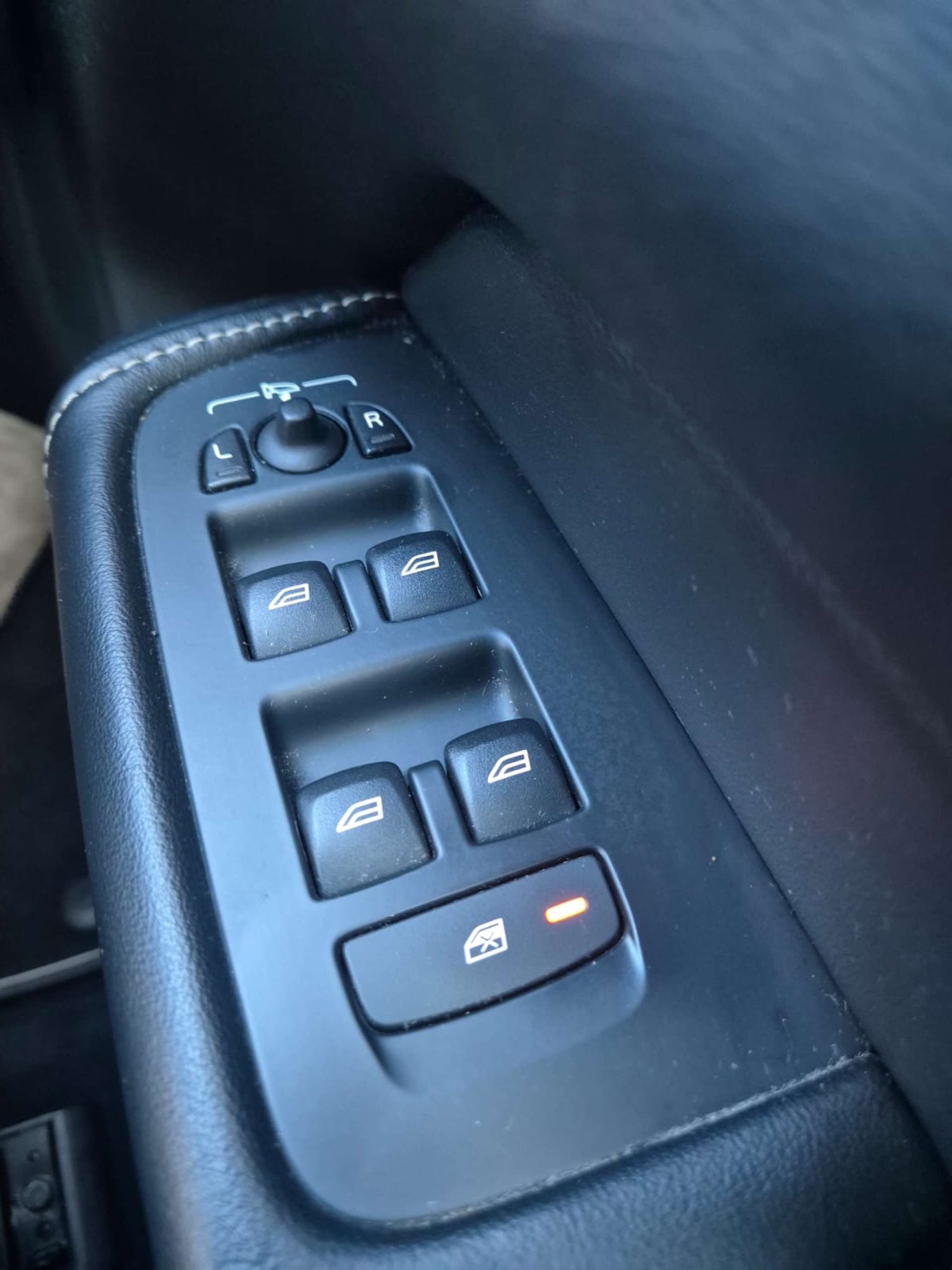 Used Volvo XC60 2018 for sale - 76563175: Photo 39