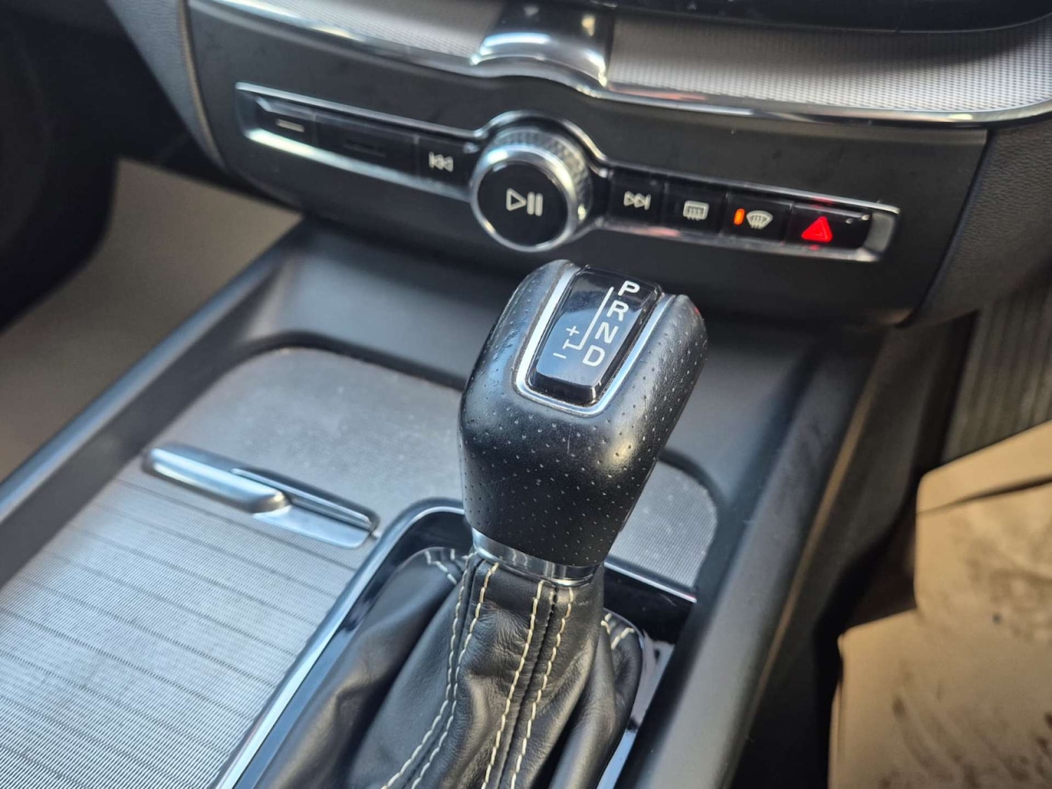 Used Volvo XC60 2018 for sale - 76563175: Photo 42