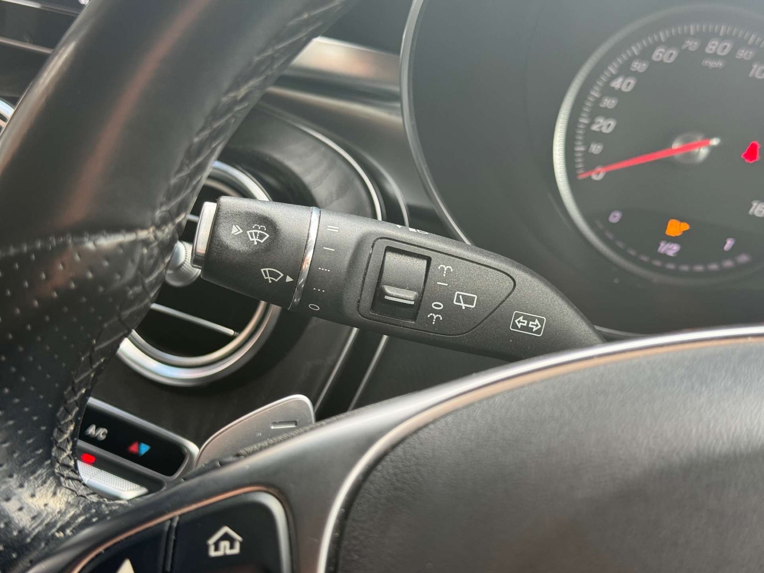 Used Mercedes-Benz GLC 2018 for sale - 76101575: Photo 33