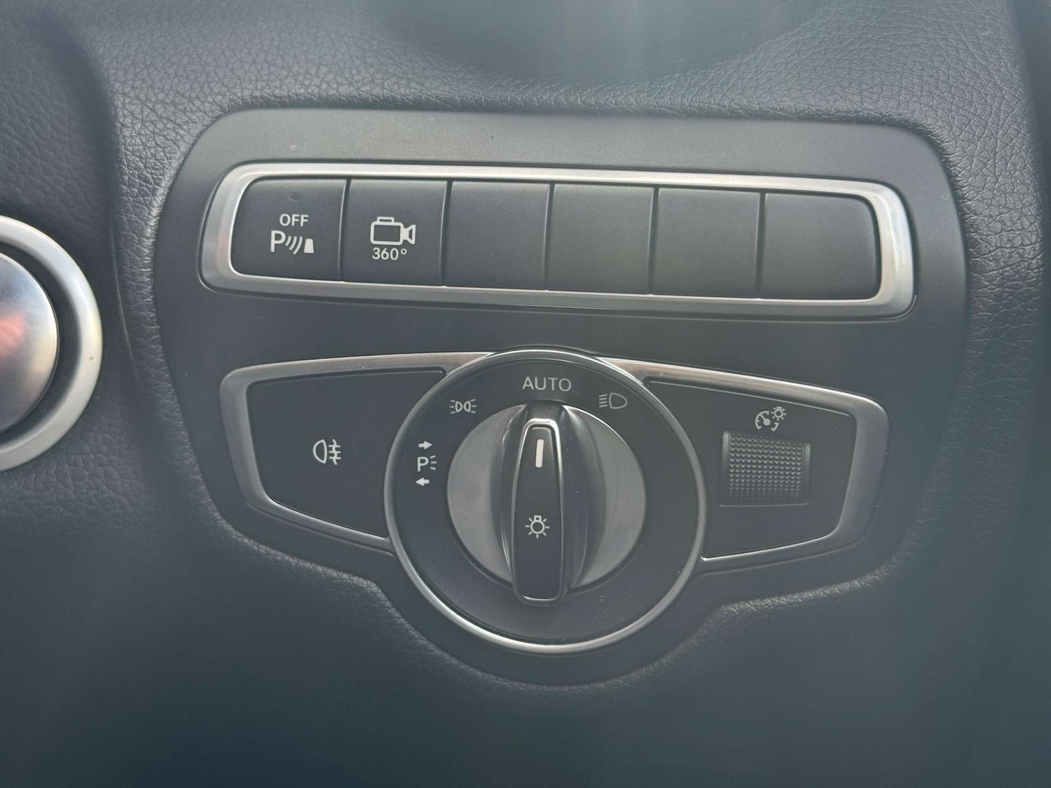 Used Mercedes-Benz GLC 2018 for sale - 76101575: Photo 36