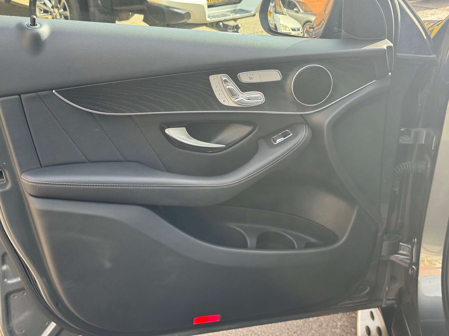 Used Mercedes-Benz GLC 2018 for sale - 76101575: Photo 52