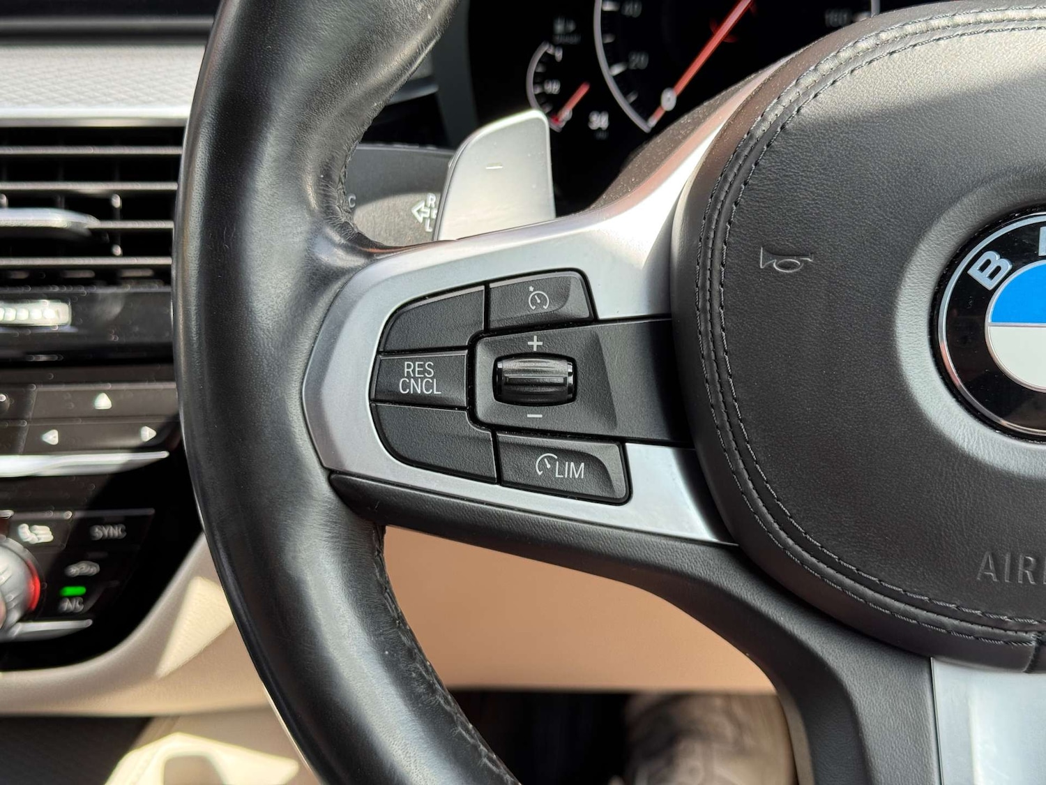 Used BMW 5 Series 2018 for sale - 76465953: Photo 28