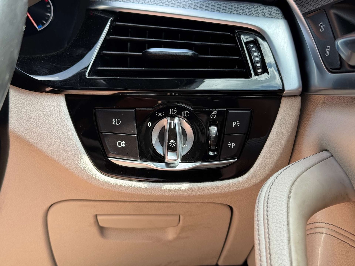 Used BMW 5 Series 2018 for sale - 76465953: Photo 33