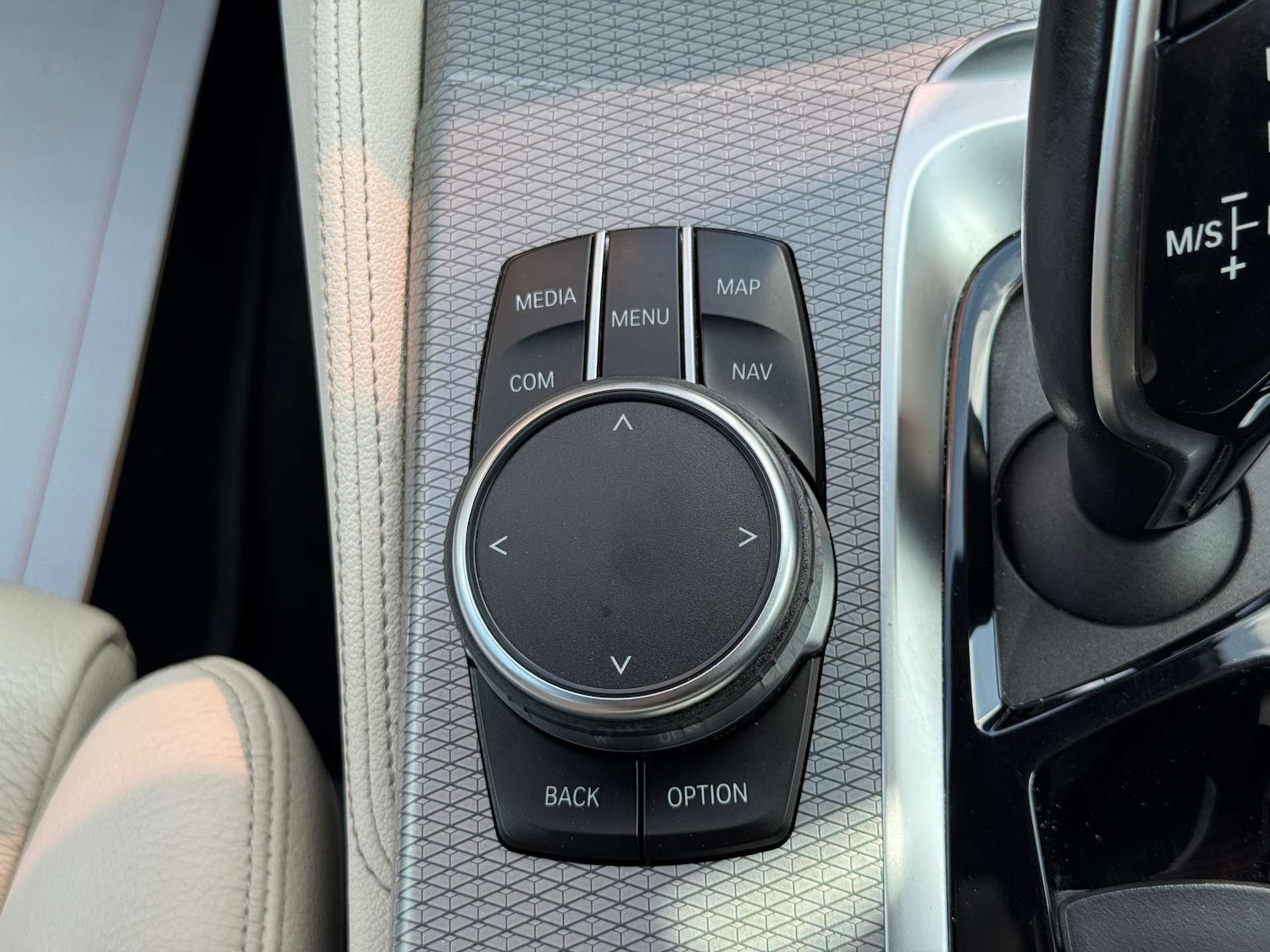 Used BMW 5 Series 2018 for sale - 76465953: Photo 43