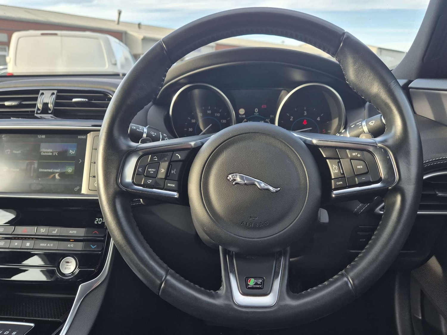 Used Jaguar XE 2016 for sale - 76475113: Photo 24