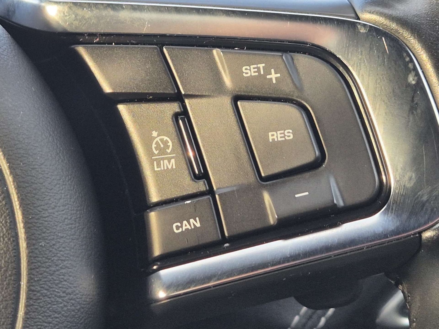 Used Jaguar XE 2016 for sale - 76475113: Photo 29