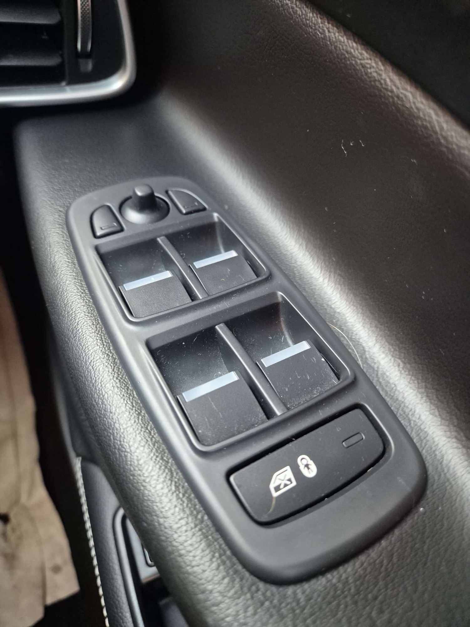 Used Jaguar XE 2016 for sale - 76475113: Photo 44