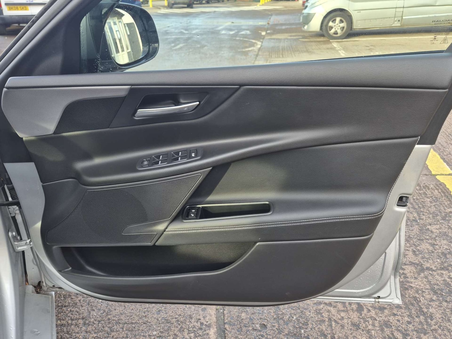 Used Jaguar XE 2016 for sale - 76475113: Photo 47