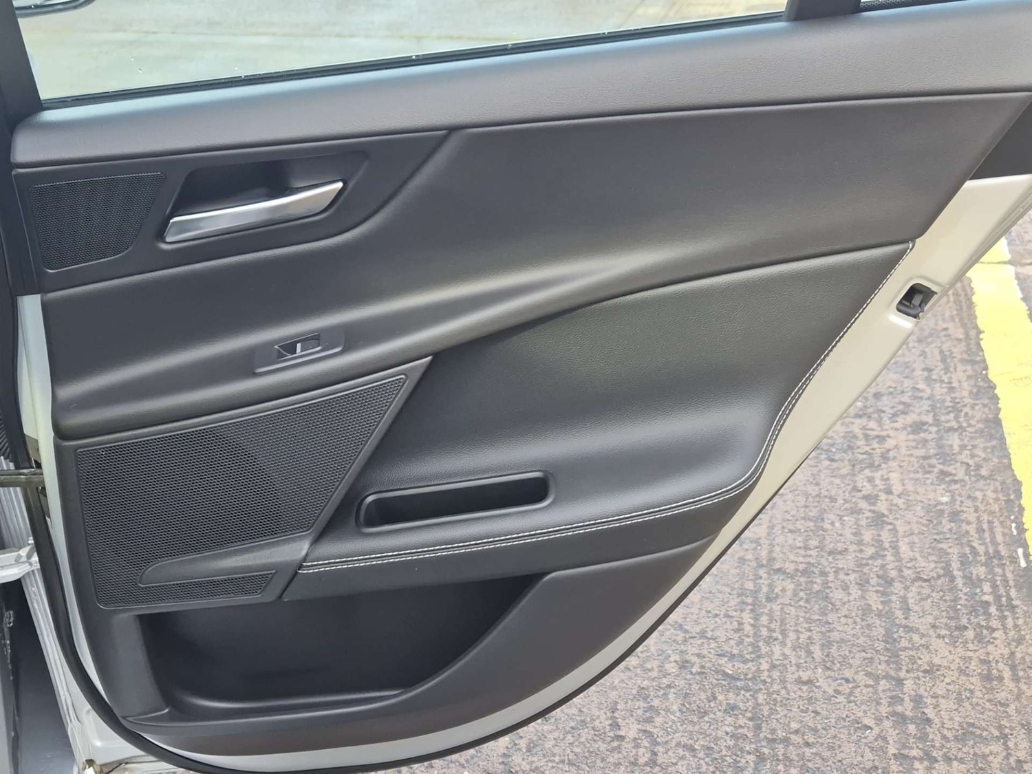 Used Jaguar XE 2016 for sale - 76475113: Photo 49